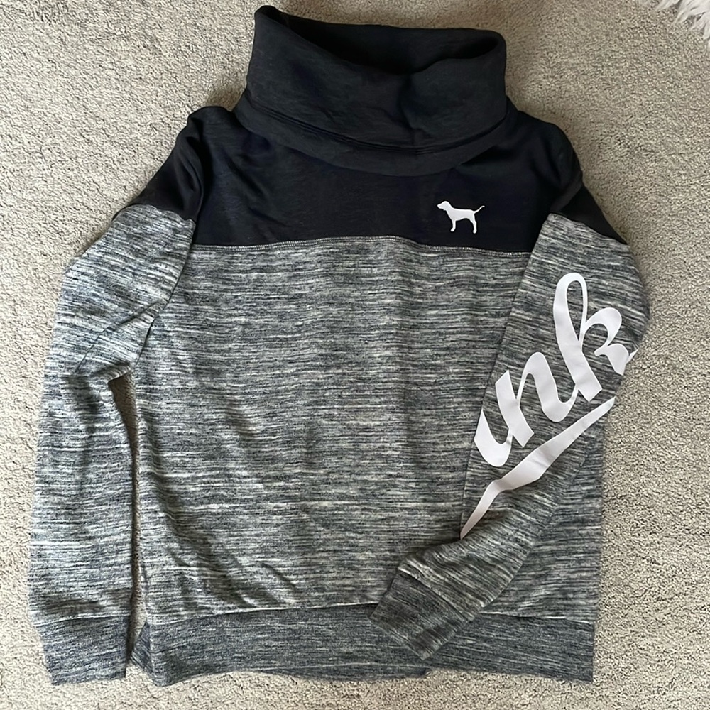 Victoria Secret PINK women’s sweater - XS
